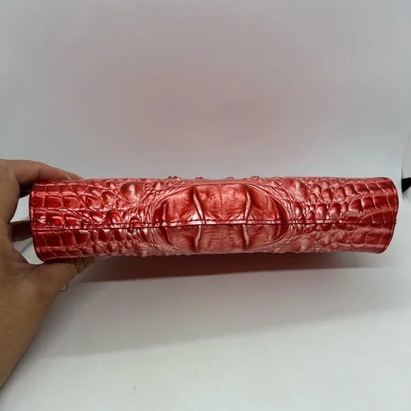 Brahmin Daisy Embrace Melbourne Genuine Leather Wristlet, NWT. - Picture 3 of 6